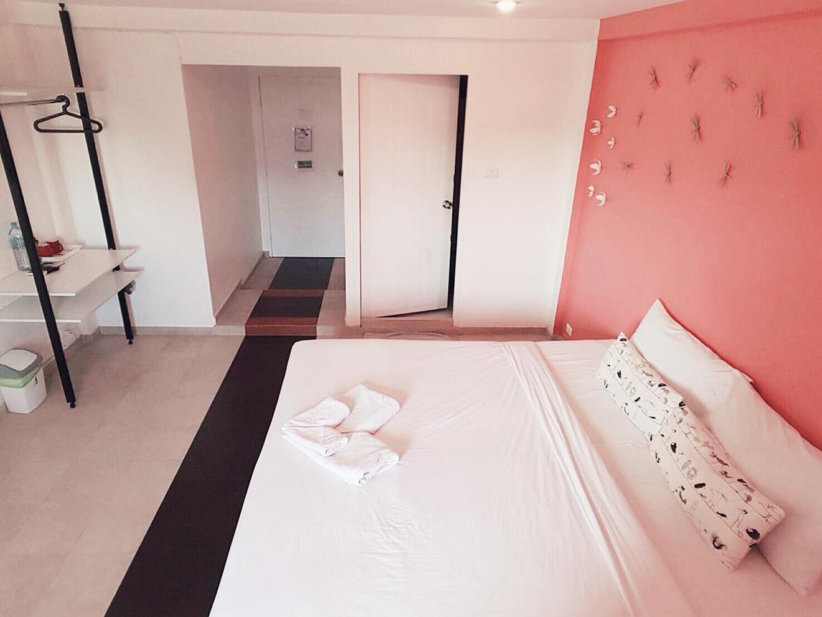 Blue Moon Hotel Hua Hin Exterior photo